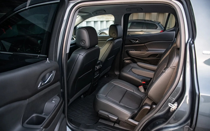 GMC Acadia cena 133000 przebieg: 110000, rok produkcji 2020 z Mszana Dolna małe 326